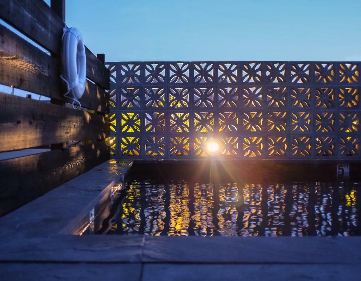 Lokal Hotel Cape May Bagian luar foto