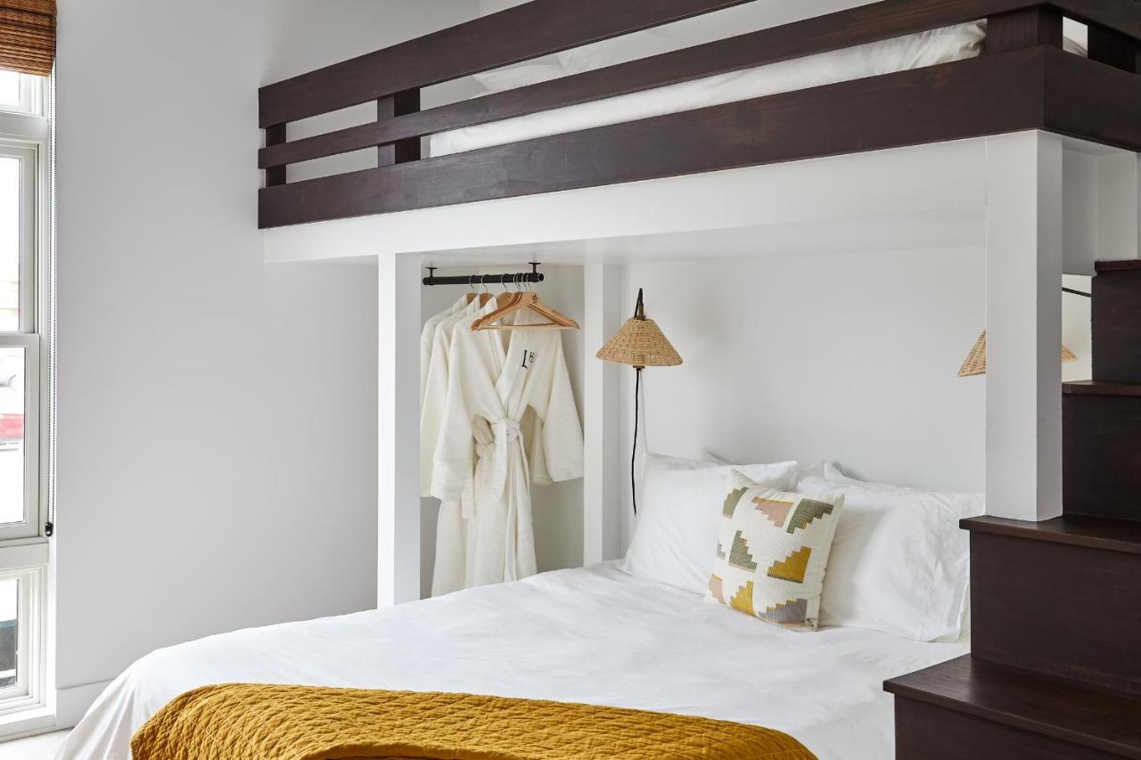 Lokal Hotel Cape May Bagian luar foto